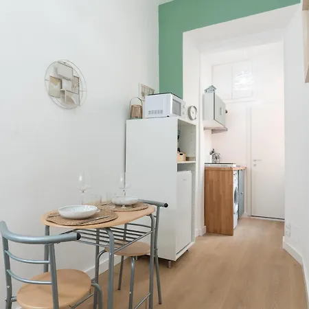 Cozy Apartment Near Termini Station Апартаменты *